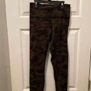 Lululemon Wunder Under Green Camo Leggings Size 8